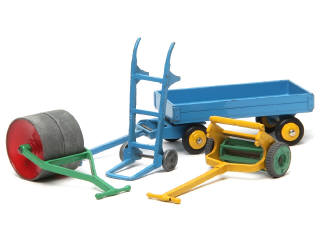 Lot 438 - DINKY TOYS (GB) (4)