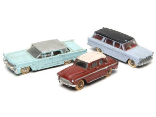 Lot 680 - DINKY TOYS (FRANCE) (3)