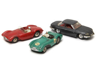 Lot 654 - DINKY TOYS (FRANCE) (3)
