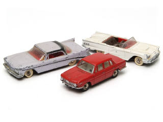 Lot 684 - DINKY TOYS (FRANCE) (3)