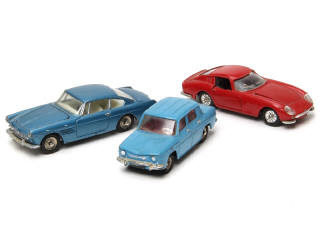 Lot 686 - DINKY TOYS (FRANCE) (3)