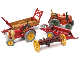 Lot 449 - DINKY TOYS (GB) (5)