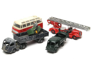 Lot 698 - DINKY TOYS (FRANCE) (5)
