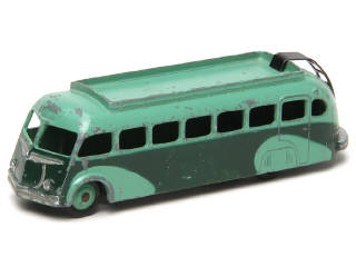 Lot 595 - DINKY TOYS (FRANCE) (1)