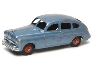 Lot 596 - DINKY TOYS (FRANCE) (1)