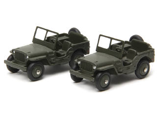 Lot 605 - DINKY TOYS (FRANCE) (2)