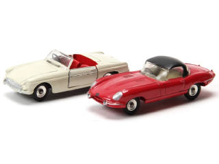 Lot 461 - DINKY TOYS (GB) (2)