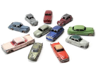 Lot 498 - DINKY TOYS (FRANCE) (11)