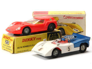 Lot 462 - DINKY TOYS (GB) (2)