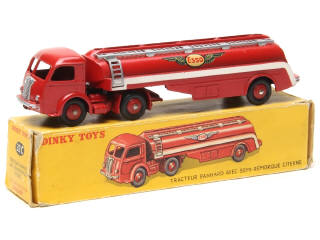 Lot 541 - DINKY TOYS (FRANCE) (1)