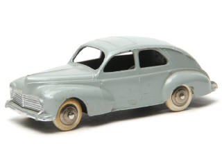 Lot 556 - DINKY TOYS (FRANCE) (1)