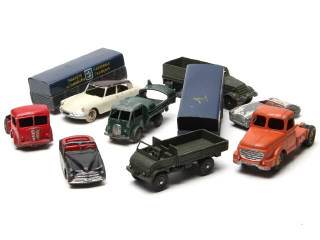 Lot 577 - DINKY TOYS (FRANCE) (10)