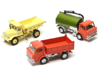 Lot 419 - DINKY TOYS (GB) (3)