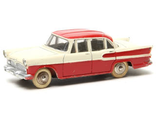 Lot 589 - DINKY TOYS (FRANCE) (1)