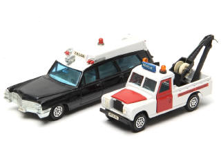 Lot 435 - DINKY TOYS (GB) (2)