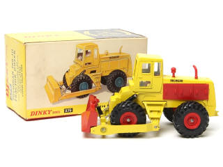 Lot 272 - DINKY TOYS (GB) (1)