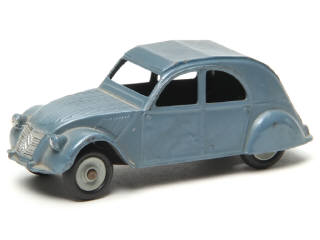 Lot 228 - DINKY TOYS (FRANCE) (1)