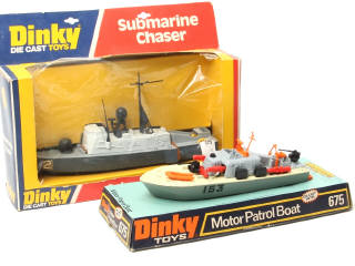 Lot 291 - DINKY TOYS (GB) (2)