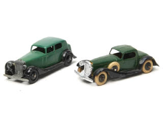 Lot 296 - DINKY TOYS (GB) (2)