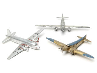 Lot 261 - DINKY TOYS (FRANCE) (3)