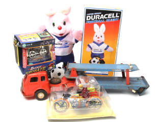 Lot 217 - DIVERS (4)