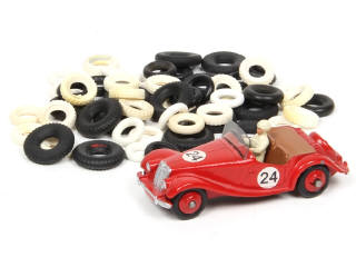 Lot 173 - DINKY TOYS (GB) (1)