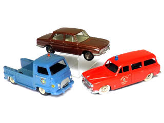 Lot 229 - DINKY TOYS (FRANCE) (3)