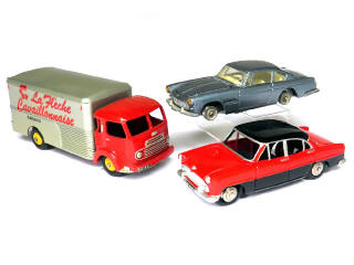 Lot 230 - DINKY TOYS (FRANCE) (3)