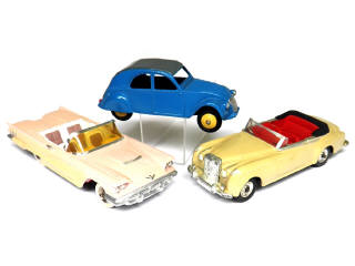 Lot 243 - DINKY TOYS (3)