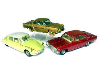Lot 252 - DINKY TOYS (FRANCE) (3)