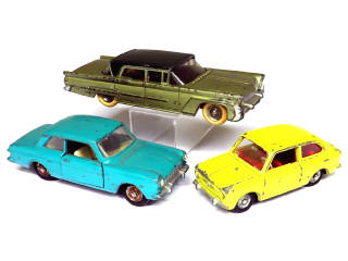 Lot 254 - DINKY TOYS (FRANCE) (3)