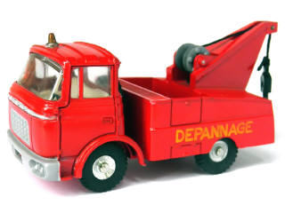 Lot 266 - DINKY TOYS (FRANCE) (1)
