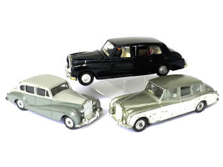 Lot 281 - DINKY TOYS (GB) (3)