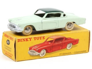 Lot 517 - DINKY TOYS (FRANCE) (1)