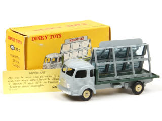 Lot 598 - DINKY TOYS (FRANCE) (1)