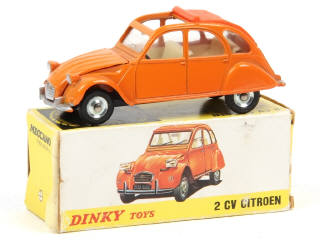 Lot 531 - DINKY TOYS (FRANCE) (1)