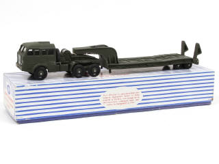 Lot 606 - DINKY TOYS (FRANCE) (1)