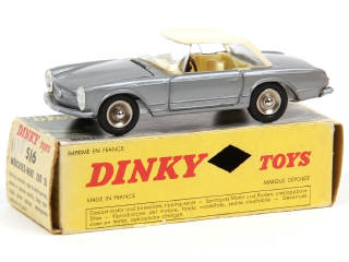 Lot 551 - DINKY TOYS (FRANCE) (1)