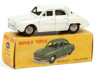 Lot 554 - DINKY TOYS (FRANCE) (1)
