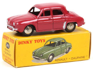 Lot 556 - DINKY TOYS (FRANCE) (1)
