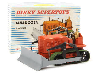 Lot 619 - DINKY TOYS (FRANCE) (1)