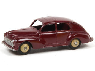Lot 478 - DINKY TOYS (FRANCE) (1)