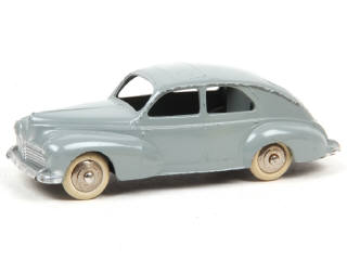 Lot 483 - DINKY TOYS (FRANCE) (1)