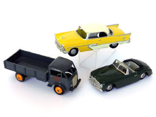 Lot 290 - DINKY TOYS (FRANCE) (3)