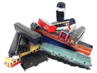 Lot 175 - DIVERS (14)