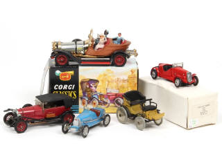 Lot 240 - DIVERS (5)