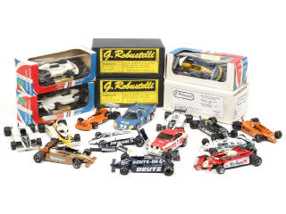 Lot 233 - DIVERS (19)