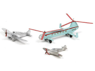 Lot 142 - DINKY TOYS (GB) (3)