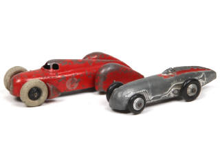 Lot 130 - DINKY TOYS (GB) (2)