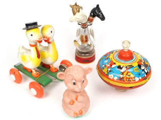 Lot 149 - DIVERS (4)